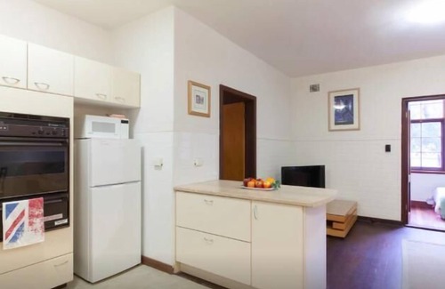 Crawley Apartment | B3 Crawley/Nedlands Apartment 1 BRM + Sleepout - 2min walk to UWA