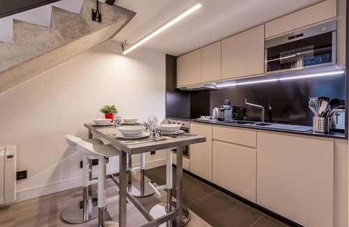15th Arrondissement Apartment | B6 Loft Duplex 175Blo-Paris Convention