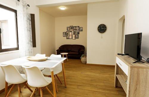 Alfarrobeira Apartment | B87 - Windmill 2 Bed Apartment in Odiaxere