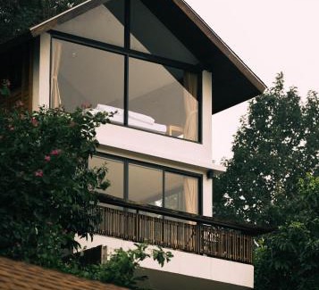 Mae Taeng Hotel | Baan Nhuer Mek บ้านเหนือเมฆ Coffee and Desk on the Cloud