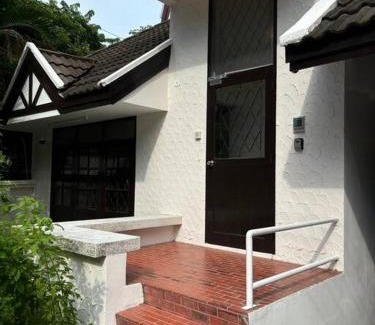Samsen Nai House | Baanphahol2
