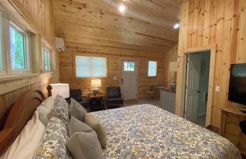 Lake Sequoyah House | Baby Bear's Den, Tiny Paradise