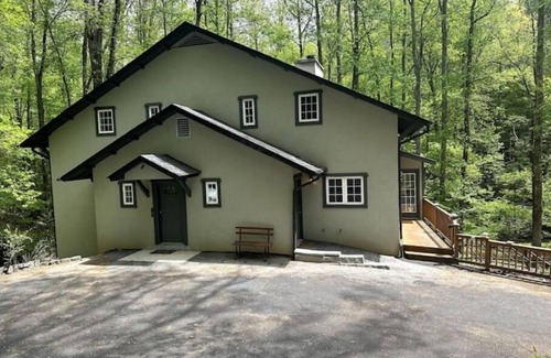 Helen House | Bach-Berg Haus in Helen, Ga