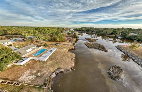 St. Martin House | Back Bay Biloxi Bayou, Private Pool and Movie Room!