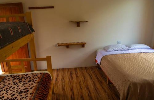 Banos de Agua Santa Bed & Breakfast | Backpackers-balcones-river-lodge