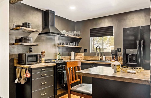 Big Bear Lake Cabin | Backway Hideaway | Close to the Village!