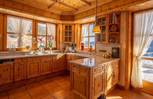 Untertschern Villa | Bad Kleinkirchheim Lush and Spacious Villa with Indoor Pool and Wellness - Seven Bedroom Villa