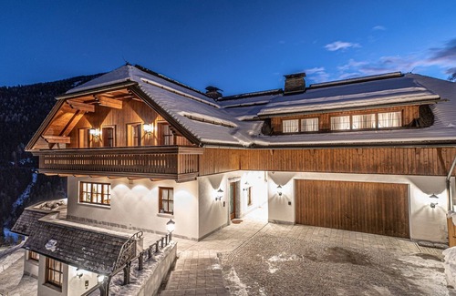 Untertschern Villa | Bad Kleinkirchheim Lush and Spacious Villa with Indoor Pool and Wellness - Seven Bedroom Villa