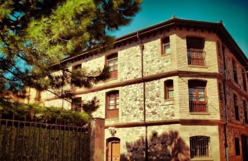Badaran House | Badarán DiVino cottage for 18 people