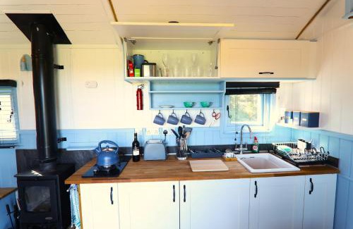 Banbury Other | Badger's Den Shepherd's Hut