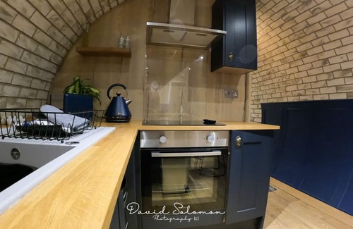 Rhayader Cottage | Badgers View - a hobbit hut that sleeps 6 guests in 3 bedrooms