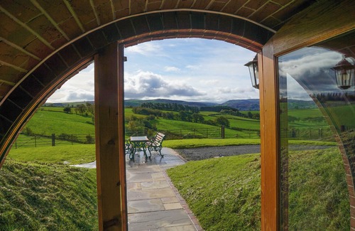 Rhayader Cottage | BADGERS VIEW, pet friendly, character holiday cottage in Rhayader
