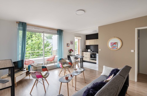 Francisco-Ferrer - Vern Apartment | Bahibé - Appartement 1 chambre avec balcon et parking, au calme, proche gare