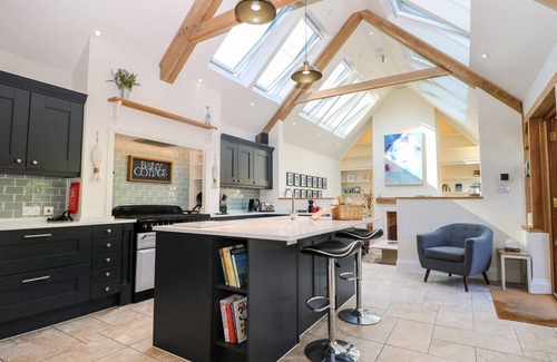 Bursledon Cottage | BAILEY COTTAGE, pet friendly, character holiday cottage in Bursledon