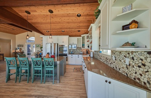 Oregon Coast House | Bailey's Place #173 - luxury oceanfront with views and direct beach access. 4.5 baths.