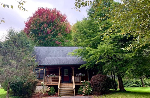 Boone Cabin | Baird's Creek Cabin Cozy Cabin, Close to Golf, Creekside
