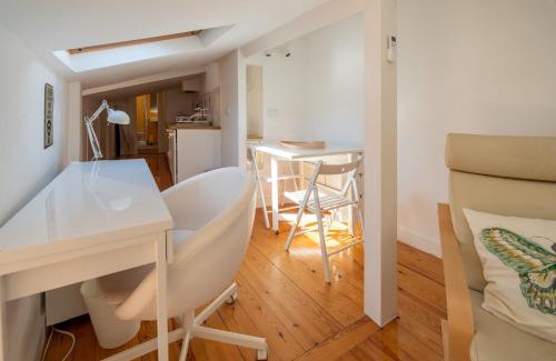 Encarnacao Apartment | Bairro Alto Tiny Studio by Homing