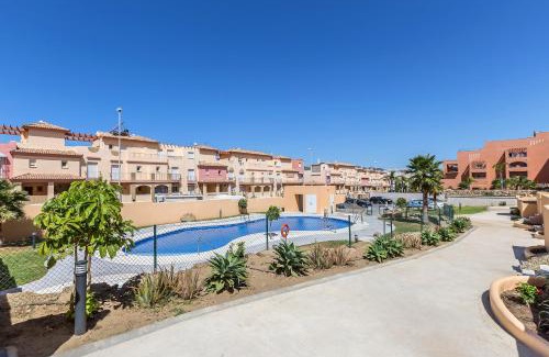 Tarifa Apartment | Bajo con Jardin y Piscina cerca de la Playa Dos Dormitorios
