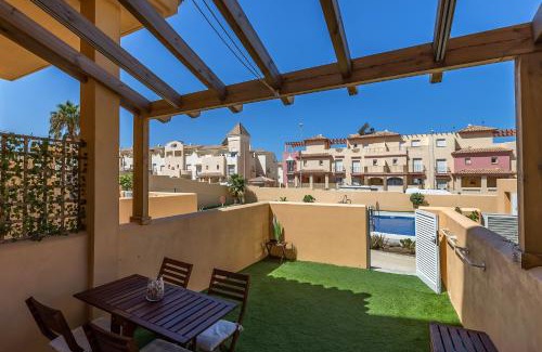 Tarifa Apartment | Bajo con Jardin y Piscina cerca de la Playa Dos Dormitorios