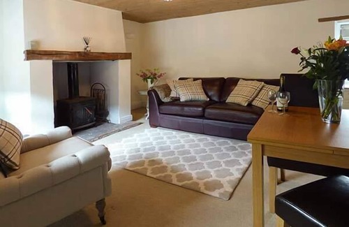Kirkby Thore Cottage | BAKERS COTTAGE, pet friendly, with open fire in Kirkby Thore