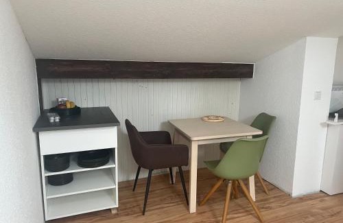 Wehen Apartment | Bakirs Village - Zimmer Vollmöbliert im schönen Taunus