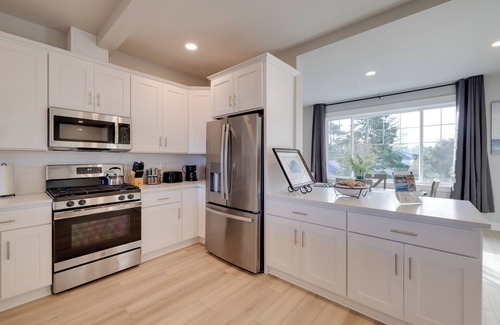Hammond House | Balconies w/Scenic River Views: Hammond Townhome!