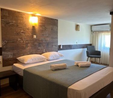 Ayios Pandeleimon House | Balcony Rooms