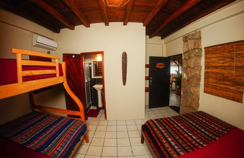 Montanita Bed & Breakfast | Balcony Suite-Pool & Jacuzzi- Beachfront at the Point
