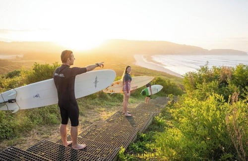 Shell Cove House | Bales Killalea Holiday House - Walk to Farm Beach
