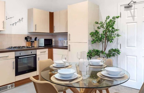 Stoke-on-Trent House | Balfour House Summary