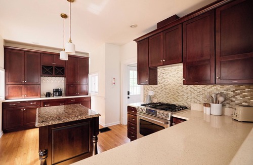Bloomington House | ✨Ballantine Beauty✨1 Block to IU Campus - Perfect for IU Families & Alumni