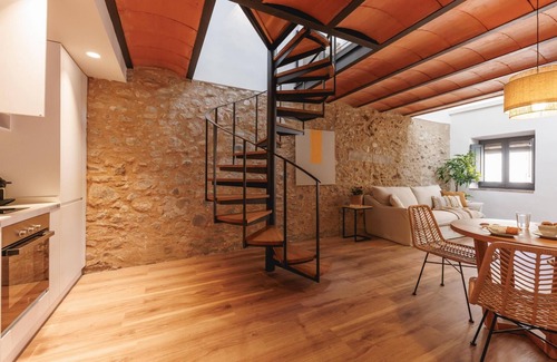 Old Town Apartment | Ballesteries 40 - Duplex apartment in Girona | Bravissimo