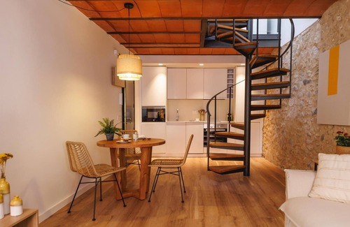 Old Town Apartment | Ballesteries 40 - Duplex apartment in Girona | Bravissimo