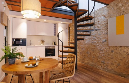 Old Town Apartment | Ballesteries 40 - Duplex apartment in Girona | Bravissimo