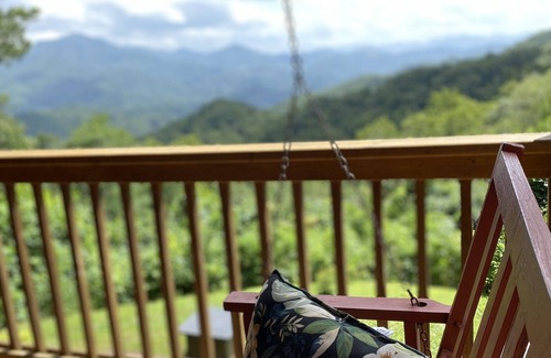 Sylva Cabin | Balsam Mountain Cabin with waterfalls and a great year round view