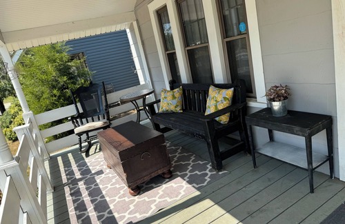 Baltimore House | Baltimore Ohio Home with hot tub & sauna