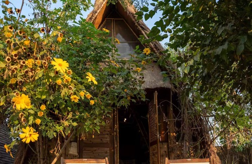 Gurugram Cottage | Bamboo Cabin w. Aravalli Hill Views