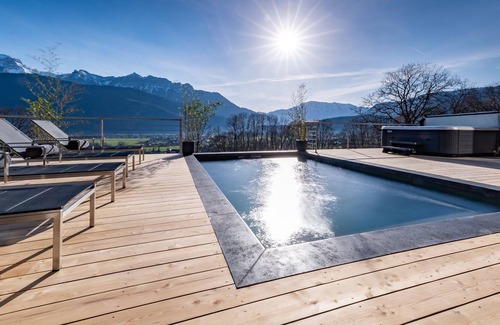 Lathuile Villa | Bamboo Villa 8 people Swimming pool Jacuzzi Lake view