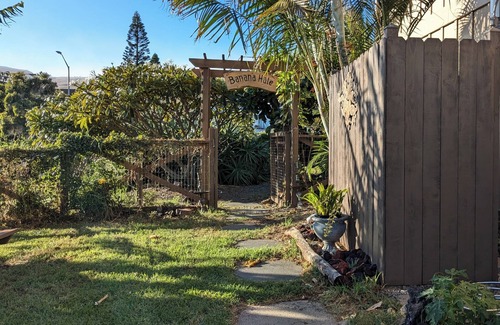 Kamuela House | Banana Hale Garden Oasis Studio