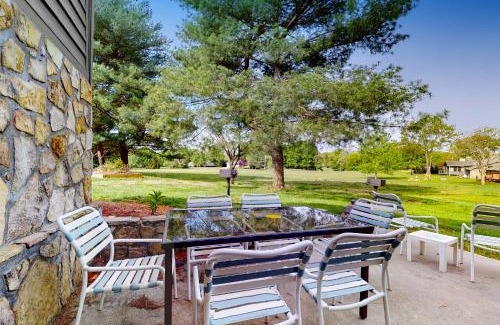 Baneberry Hotel | Baneberry Inn 4