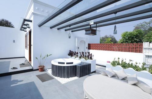Denkanikota House | Bangalore Retreat with Jacuzzi - Juliet