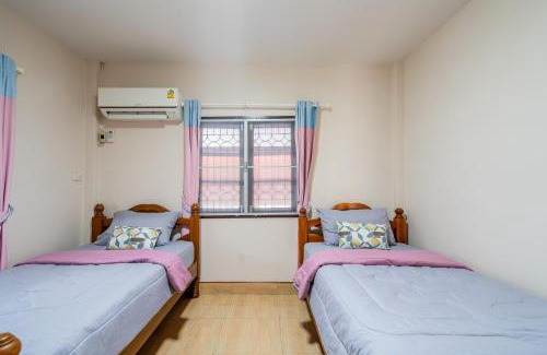 Phongprasan House | Bangsaphan Paradise Brown House