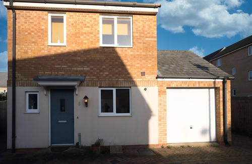 Peterborough House | Bank Side House