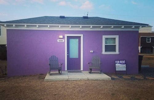 South Nags Head House | Bankers Cottage: Dog-Friendly Tiny Cottage with Close Beach Access!