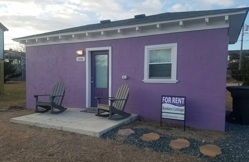 South Nags Head House | Bankers Cottage: Dog-Friendly Tiny Cottage with Close Beach Access!