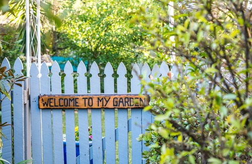 Toowoomba Cottage | Banksia Cottage Toowoomba - Pet Friendly Getaway