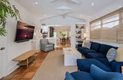 Midtown House | **BANYAN ROSE @ BEACHSIDE** Modern Home & Pool + LAST KEY SERVICES…