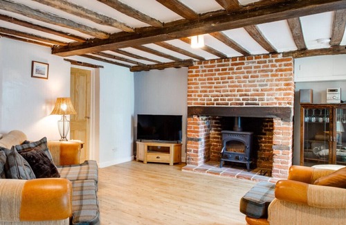 Reepham House | Bar Lane Cottage - Three Bedroom House, Sleeps 5