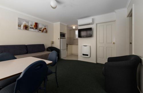 Devonport Hotel | Barclay Motor Inn