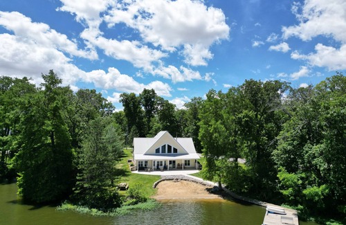 Centralia House | Barefoot Beach House